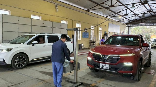 Xe ô tô biển số tỉnh Hải Dương, đăng kiểm lần đầu tại một trung tâm đăng kiểm ở Hà Nội