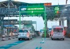 Dán thẻ thu phí tự động không dừng khi đăng kiểm ô tô