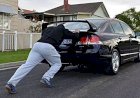 'Bắt bệnh' và cách xử lí khi ôtô chết máy giữa đường