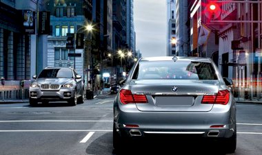 Dành cho lái mới: Ảo giác ô tô đi lùi