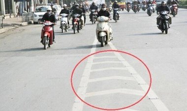 Quy chuẩn mới, tài xế cần nhận biết vạch kênh hóa dòng xe để tránh bị phạt