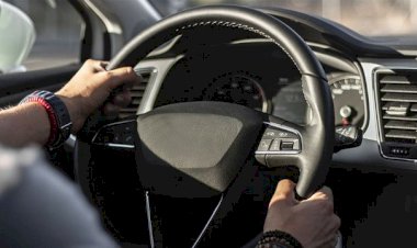 Nguyên nhân vô-lăng bị nặng, sượng hay trả lái chậm và cách khắc phục