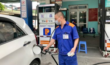 Đưa giá xăng dầu gần thị trường hơn