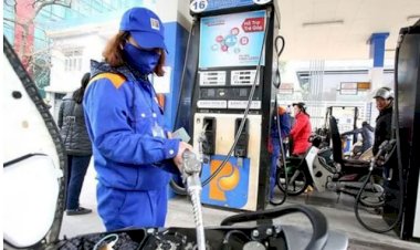 Ngày mai (11-3), giá xăng tăng lên hơn 30.000 đồng/lít?