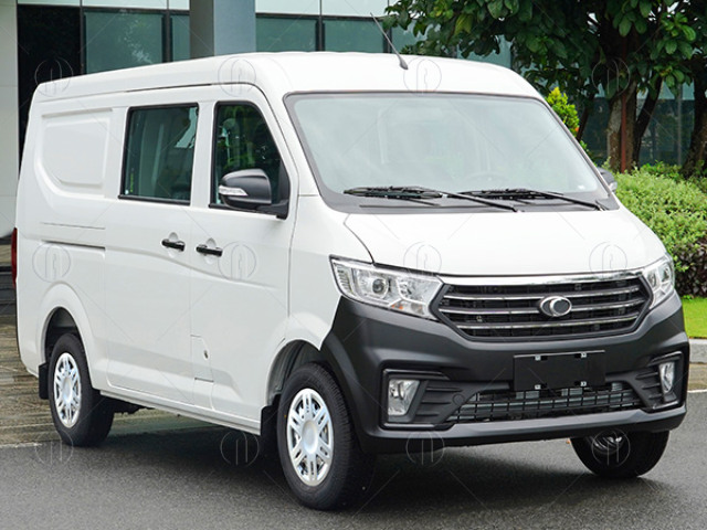 Ngoại thất Van Thaco Towner T02-2.5 5S hiện đại với th&acirc;n xe cao