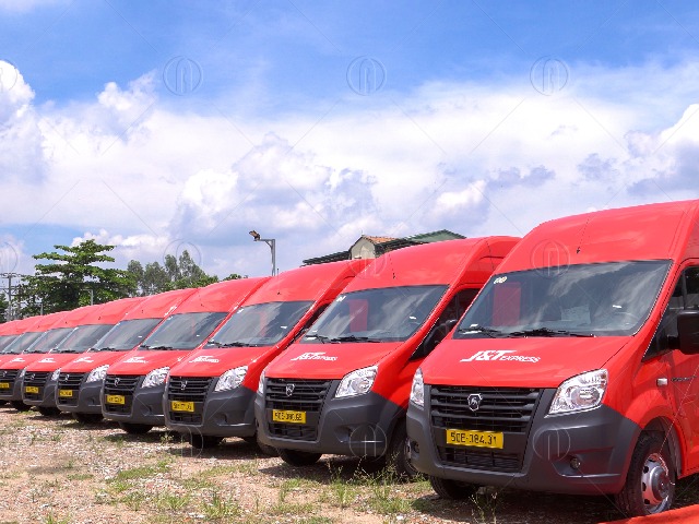 Sắp xếp 101 xe van gaz trước khi bàn giao Sắp xếp 101 xe van gaz trước khi bàn giao