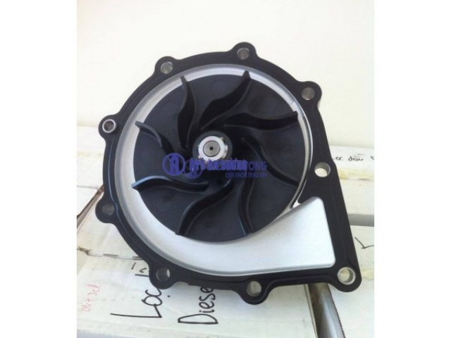 Cung cấp bơm nước xe đầu kéo Mỹ Maxxforce hàng chính hãng 