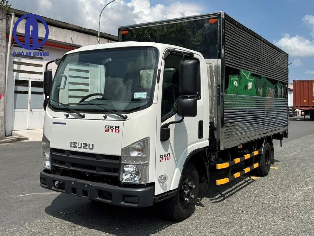 Xe tải ISuzu QMR 210