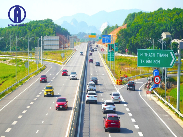 Cách điều khiển xe đi đúng làn đường