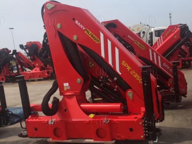 Xe đầu kéo gắn cẩu xếp Sany Palfinger 10T chính là giải pháp hoàn hảo, đáp ứng nhu cầu đa dạng của các doanh nghiệp 