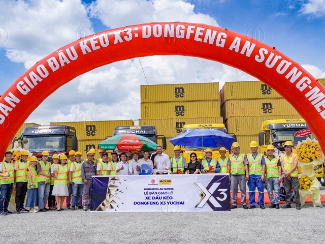 Bàn giao xe đầu kéo Dongfeng X3 