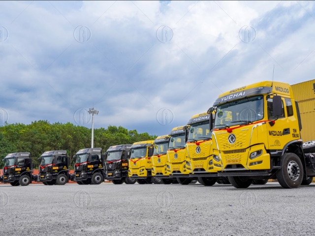 Đầu kéo Dongfeng X3 290HP cầu láp giá thấp