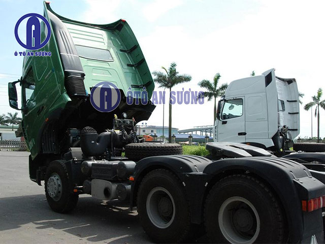 Đầu kéo Howo A7 375 Hp có khung gầm và hệ thống treo chắc chắn