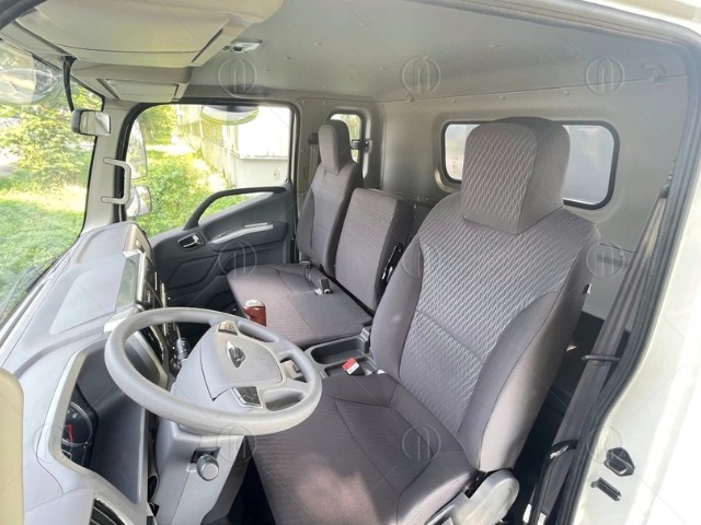Cabin xe ben Veam Forland X160 8t2 được thiết kế rộng rãi