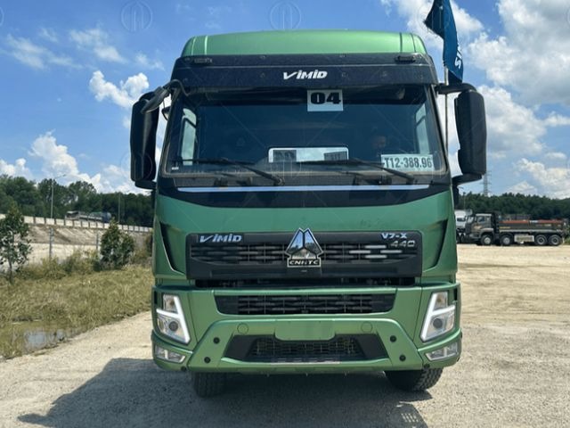 Xe đầu k&eacute;o V7X 440 cầu dầu được trang bị hệ thống truyền động hiện đại