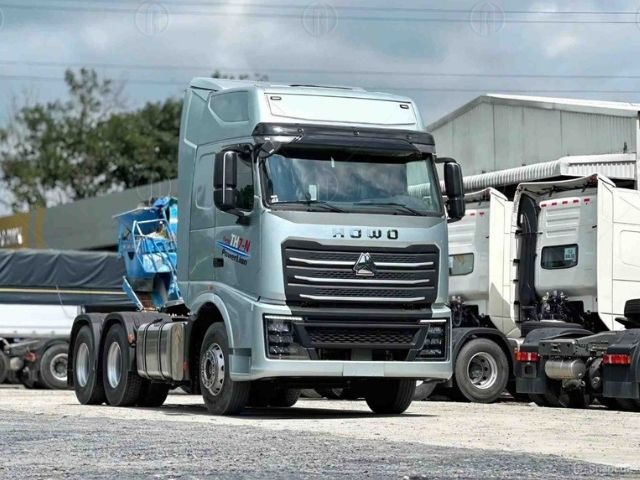 Đầu k&eacute;o Howo TH7 460 l&agrave; d&ograve;ng xe đầu k&eacute;o cao cấp nổi bật