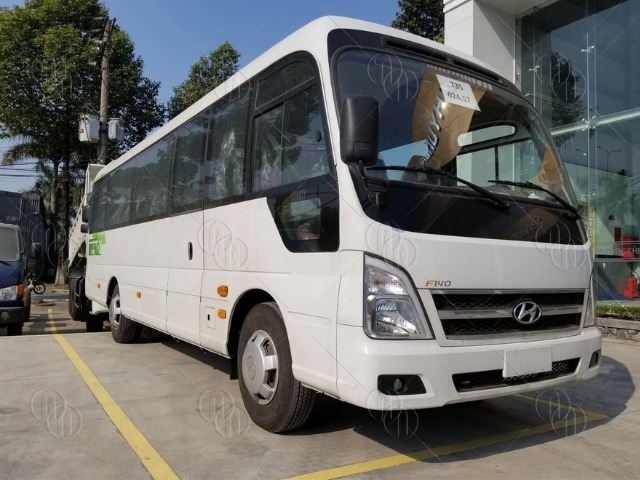 Một trong những mẫu xe khách 29 chỗ phổ biến tại Việt Nam là Hyundai County