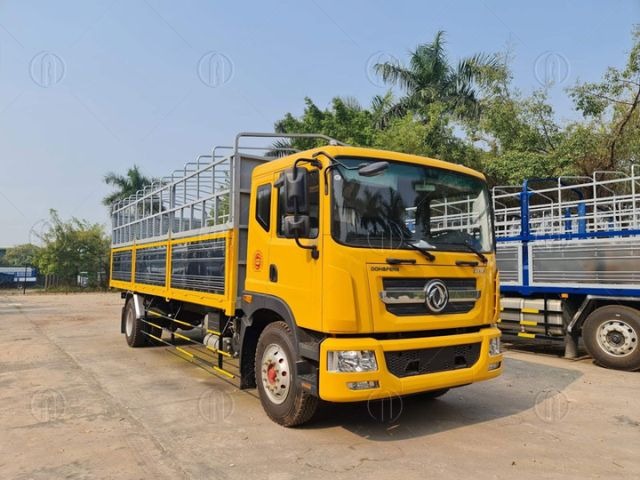 Xe tải Dongfeng D11 động cơ Cummins