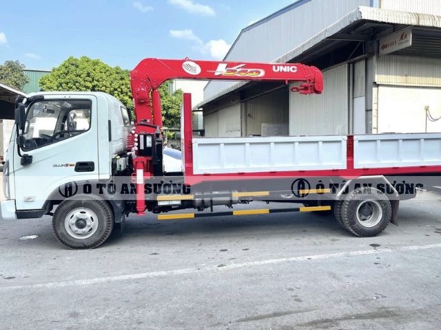 Xe tải gắn cẩu Thaco có nhiều lựa chọn về tải trọng và loại cẩu Xe tải gắn cẩu Thaco có nhiều lựa chọn về tải trọng và loại cẩu