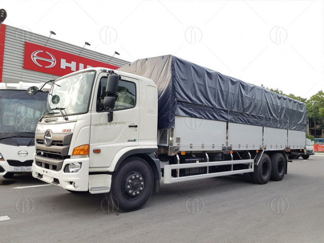 Xe tải Hino 15 tấn Series 500 th&ugrave;ng 9m5