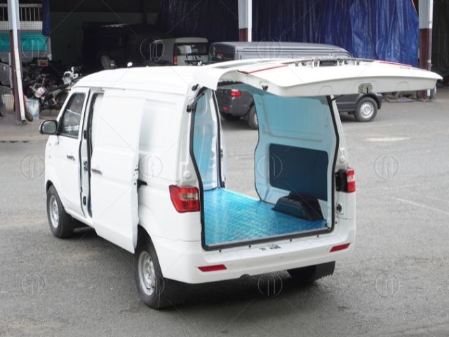 Xe tải van SRM X30 ra vào thành phố 24/24