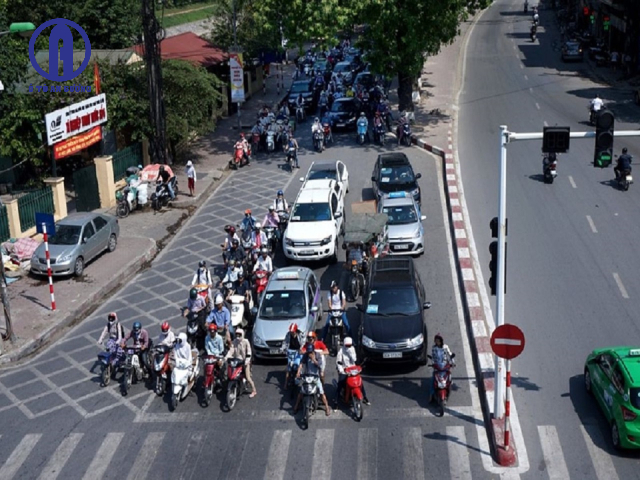 Lỗi vi phạm làn đường ô tô
