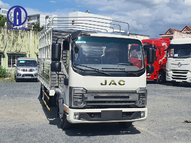 Hình: Mặt trước JAC N200S E5