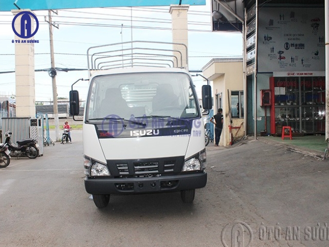 Mặt trước xe tải Isuzu QKR77H 2T2.