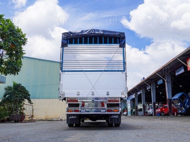 JAC N950 là lựa chọn lý tưởng cho doanh nghiệp cần phương tiện chuyên chở hàng hóa quy mô lớn