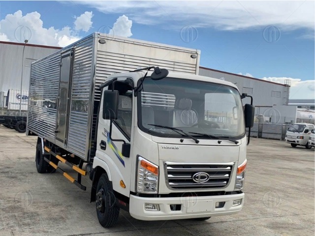 Tera 245SL E5 được trang bị hộp số 5 cấp