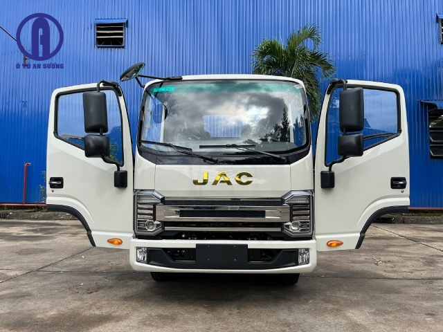 Hình: Ngoại thất JAC N200S E5