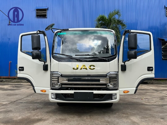 Hình: Ngoại thất xe tải JAC N250S E5