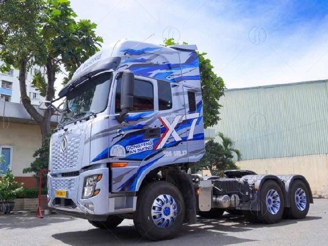 Ngoại hình xe đầu kéo Dongfeng X7 420HP