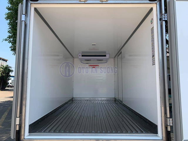 Xe tải Jac N200 thùng đông lạnh