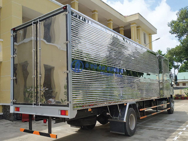 Xe tải Chenglong 7t5 thùng kín dài 10m 