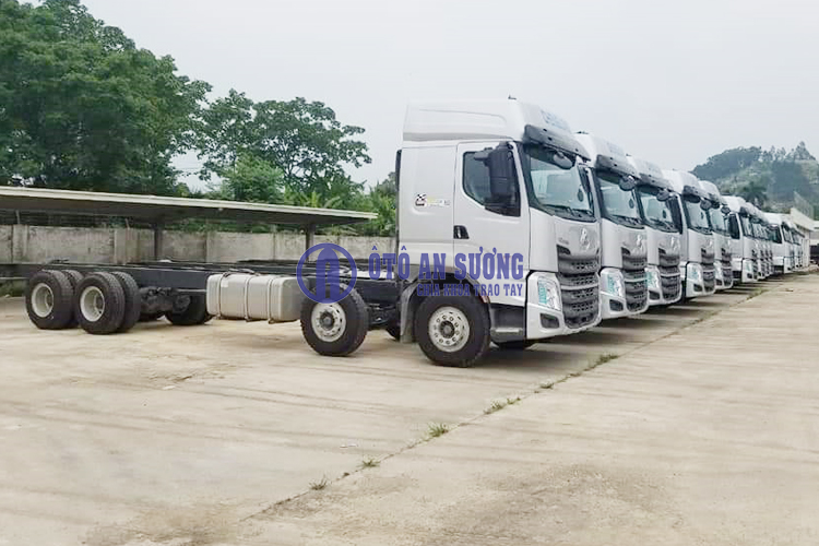 Bán xe tải Chenglong H7 4 chân trả góp 90%