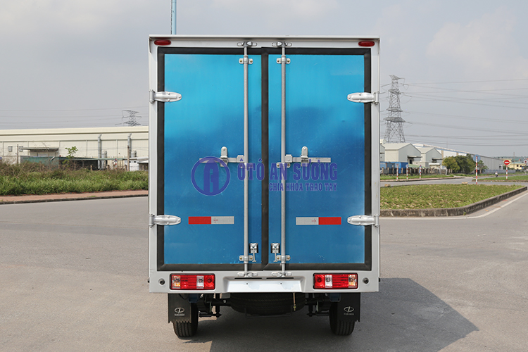 Mua xe tải Dongben 770kg thùng kín có xe giao ngay