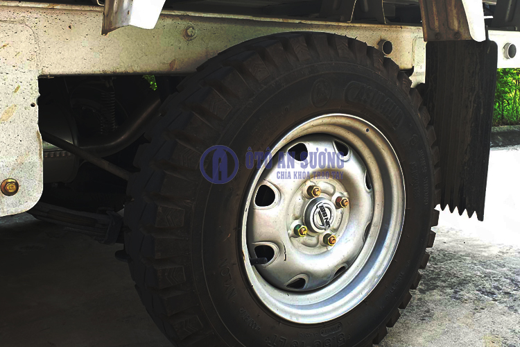 Lốp xe tải Dongben 990kg mới nhất 2019