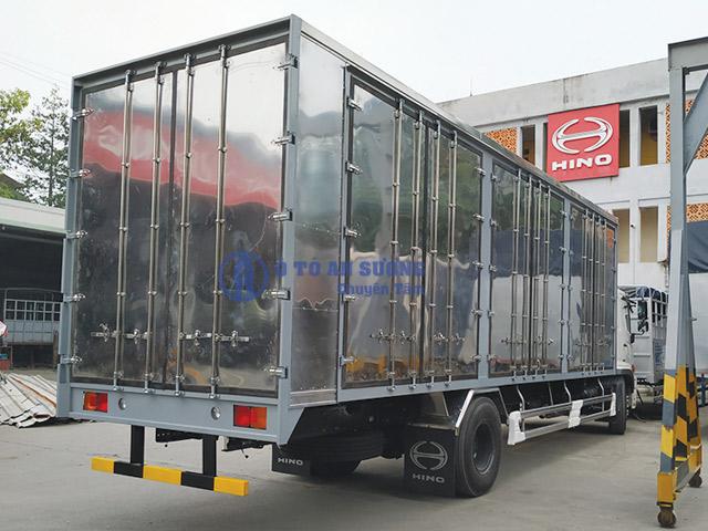 Giá xe tải Hino thùng dài 10m