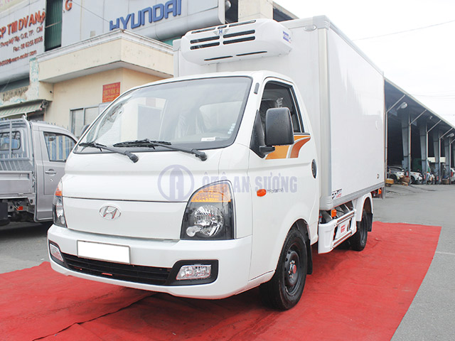 Xe tải Hyundai H150 thùng đông lạnh