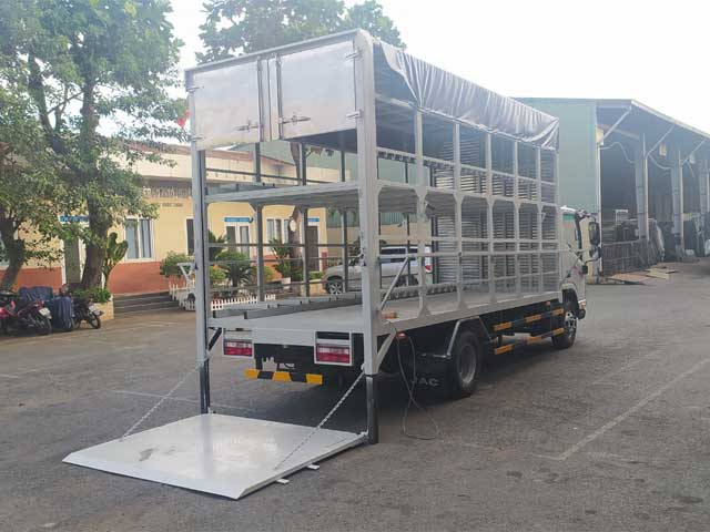 xe tai jac n350 thung cho xe may