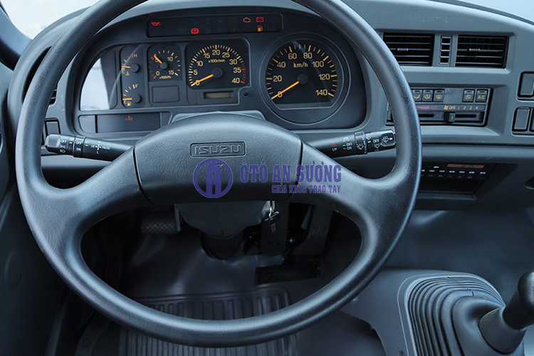 Nội thất xe tải chở Pallet Isuzu 7t Vĩnh Phát