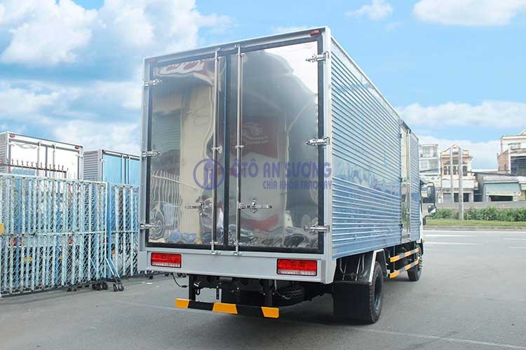 Xe tải Veam VT260-1 thùng dài 6m2 giá rẻ có xe giao ngay