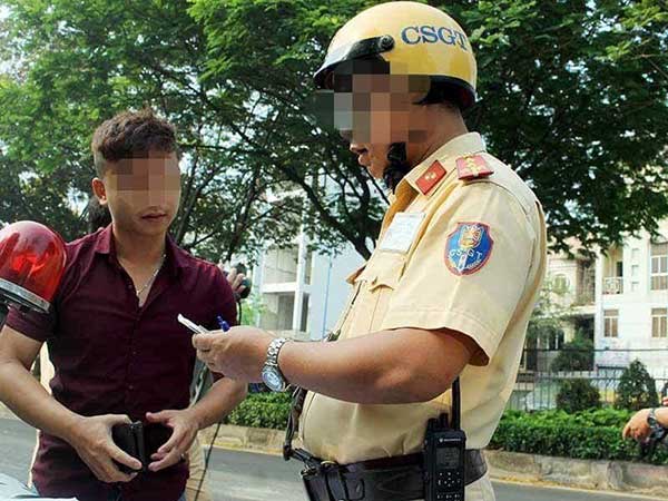 Tài xế khiếu nại thành công và được CSGT bồi thường hơn 30 triệu nói gì? Tài xế khiếu nại thành công và được CSGT bồi thường hơn 30 triệu nói gì?