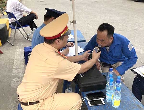 Hà Nội: Gần 100 lái xe dương tính với ma túy, bị các bệnh về mắt