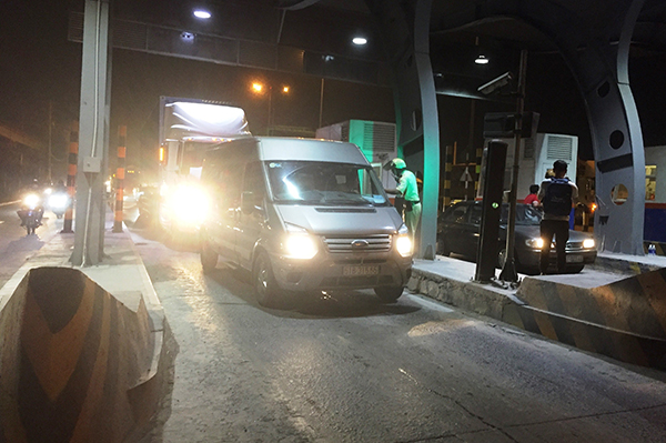 Hàng loạt “ma men” sa lưới CSGT trong đêm ở cửa ngõ TP.HCM