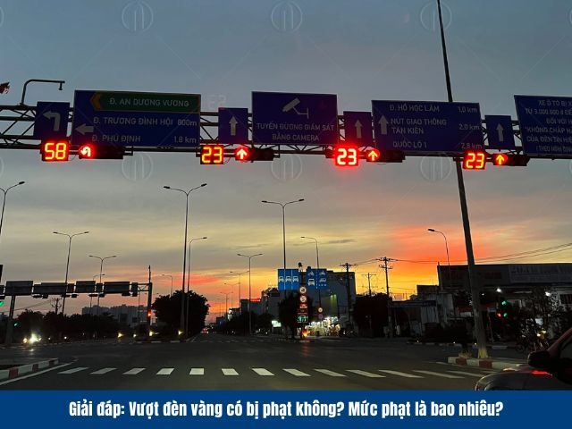 Mức phạt của việc vượt đ&egrave;n v&agrave;ng theo quy định mới
