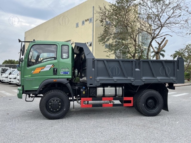 Xe ben Sinotruk 8t2 ST110850D2 sở hữu diện mạo khỏe khoắn, đậm chất xe chuyên dụng