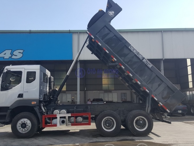 Đặc điểm nổi bật của xe ben Chenglong 3 chân 2 cầu dầu