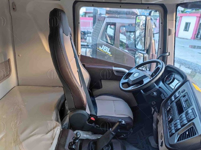 Nội thất xe ben Faw JH6 tiện nghi Nội thất xe ben Faw JH6 tiện nghi